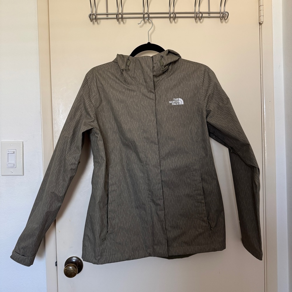 Women’s The North Face Hooded DryVent Typography Rain Jacket Green size M